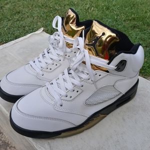 Jordan 5 Retro

Olympic (2016)